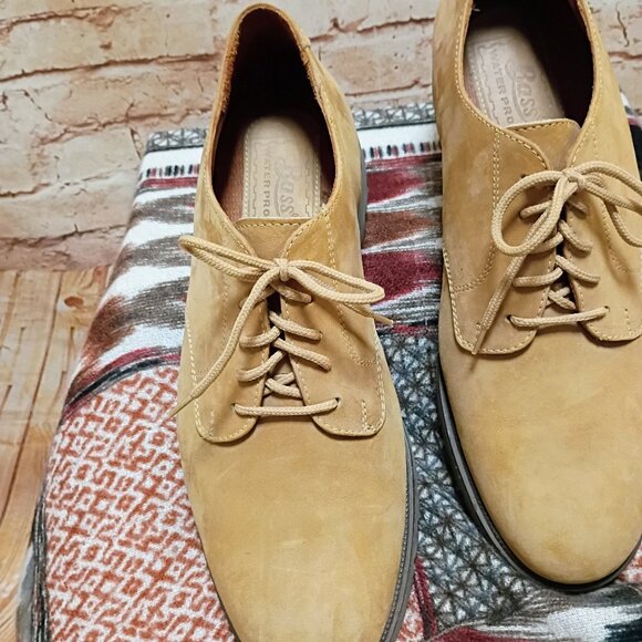 NWOT Bass Men\'s Tan Suede Waterproof Oxfords Size 12M